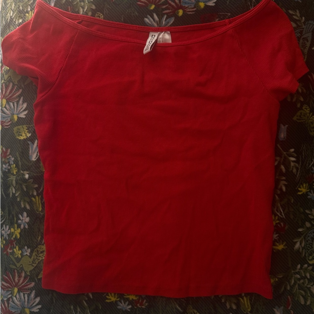 Divided Red Short Sleeve Top